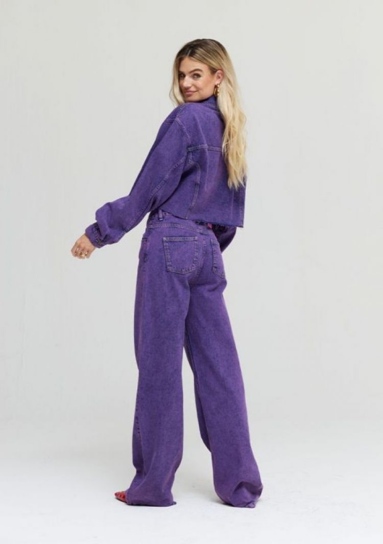  VINTAGE VIOLET