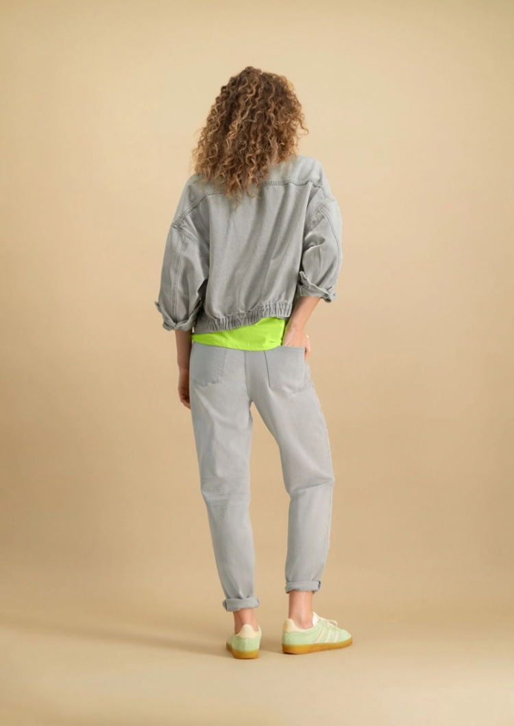  DELICATE GREY