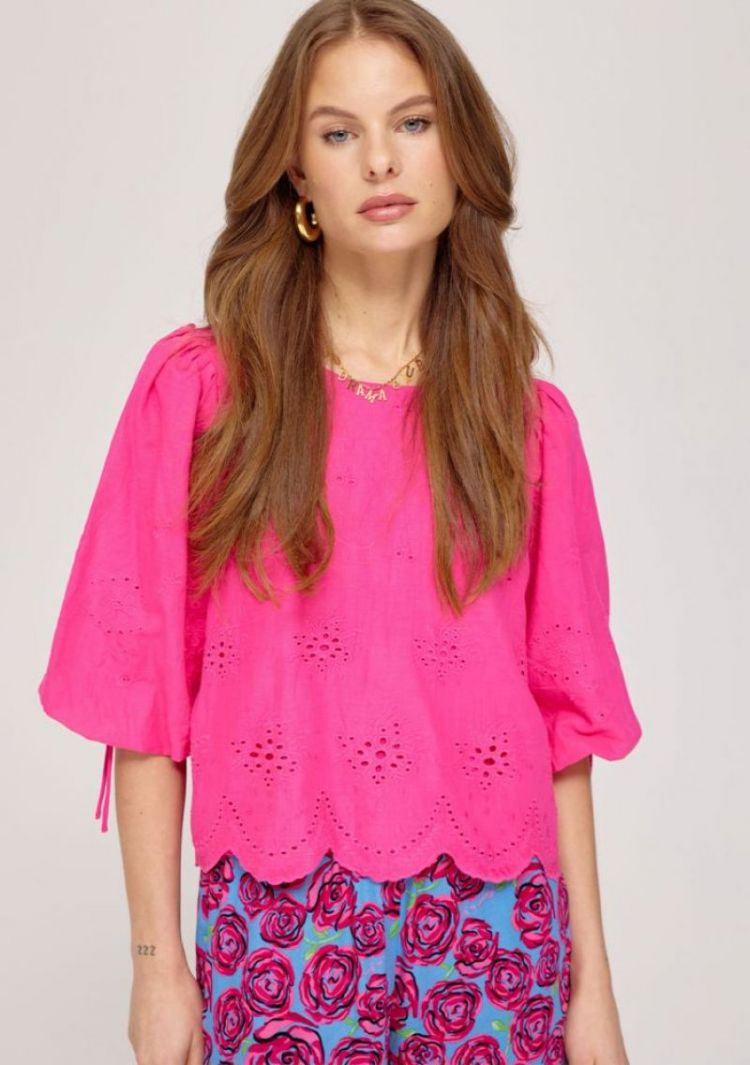  HOT PINK