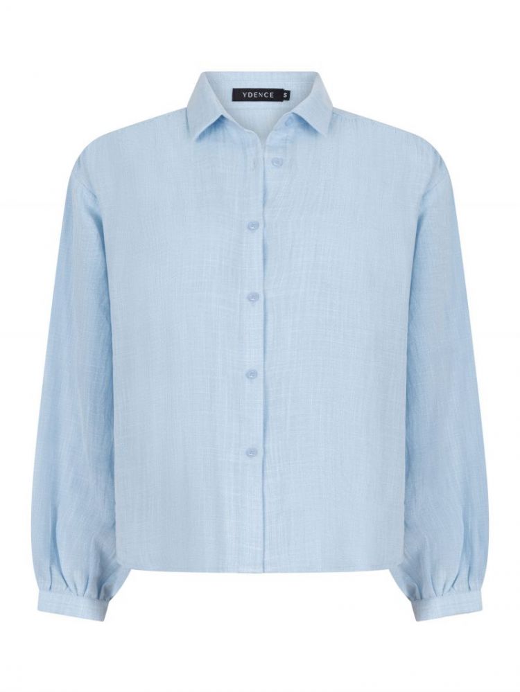  LIGHT BLUE