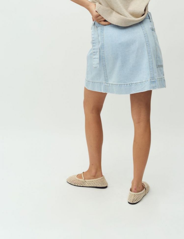  LIGHTER BLUE