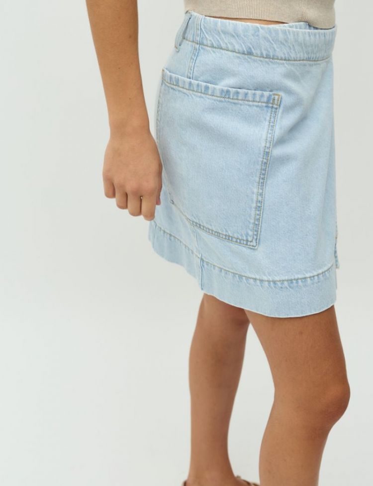  LIGHTER BLUE