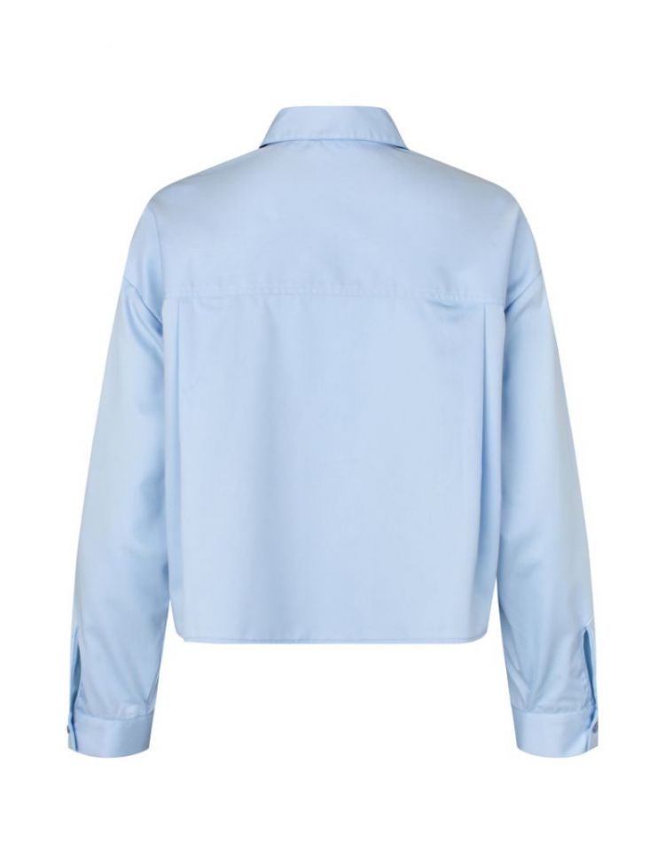  LIGHT BLUE