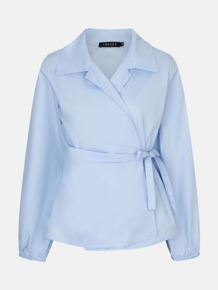  LIGHT BLUE