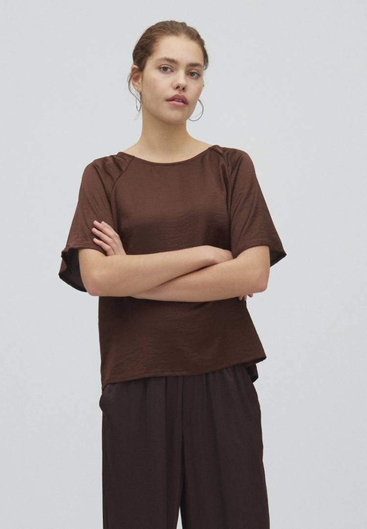  CHOCOLATE BROWN