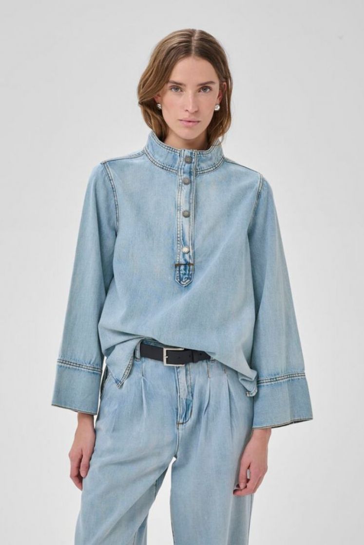 LIGHT BLUE