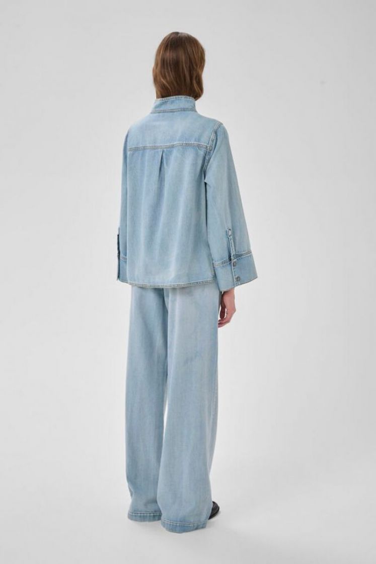 LIGHT BLUE
