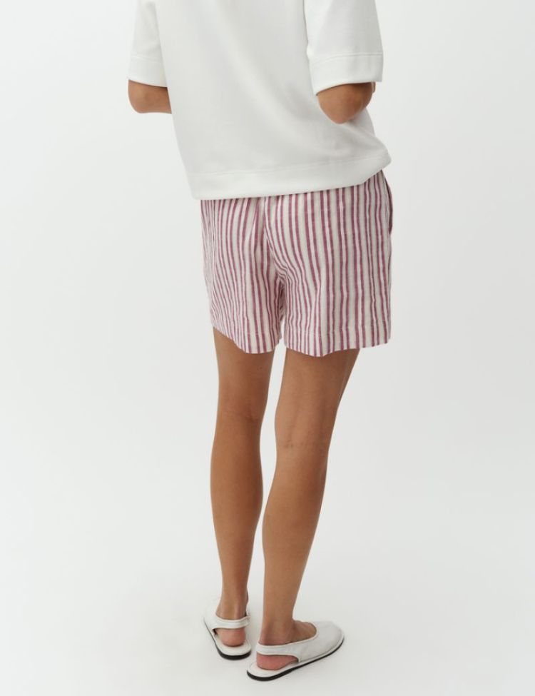  THIN RED STRIPE