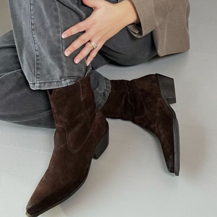  DARK BROWN