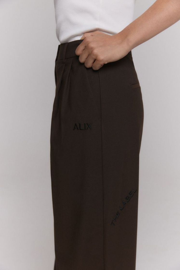  DEEP BROWN